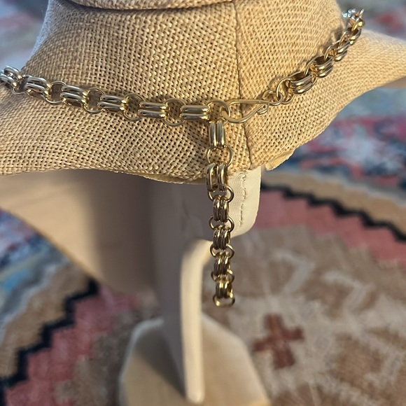 Kendra Scott CHALCEDONY Green Harlow Gold Statement Necklace Color 451 - Picture 3 of 3